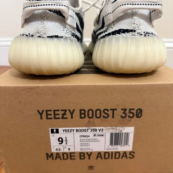 Men’s Yeezy Boost 350 Zebras Size 9 1/2